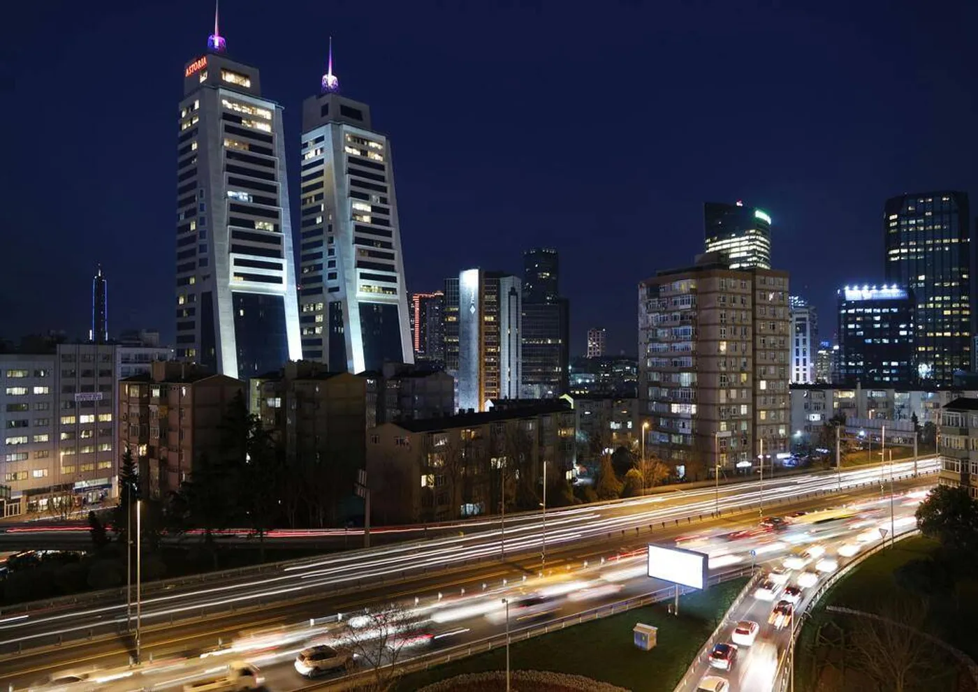 7 Tips for Choosing the Right Employee Shuttle Provider for Your Company